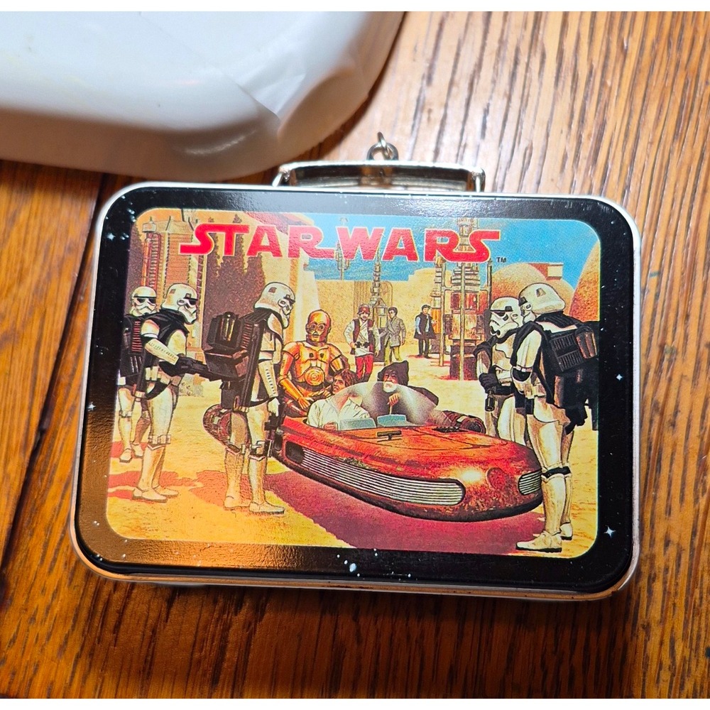Hallmark 1997 Star Wars Mini Metal Lunchbox with Carry Handl christmas ornament